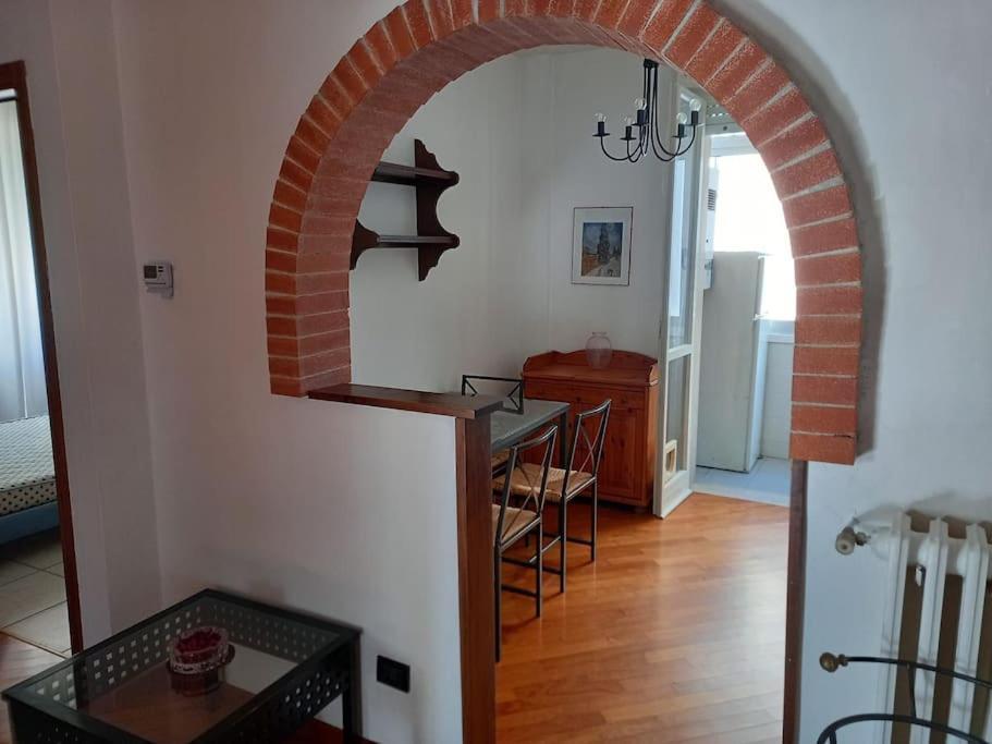 Casa Lola Apartment ลีวอร์โน ภายนอก รูปภาพ