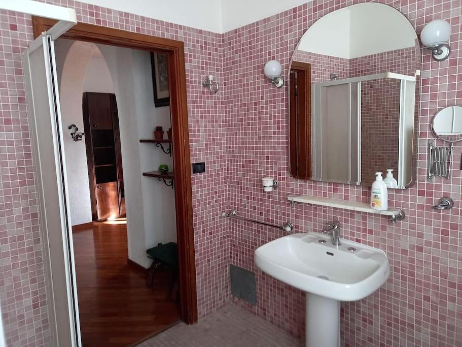 Casa Lola Apartment ลีวอร์โน ภายนอก รูปภาพ